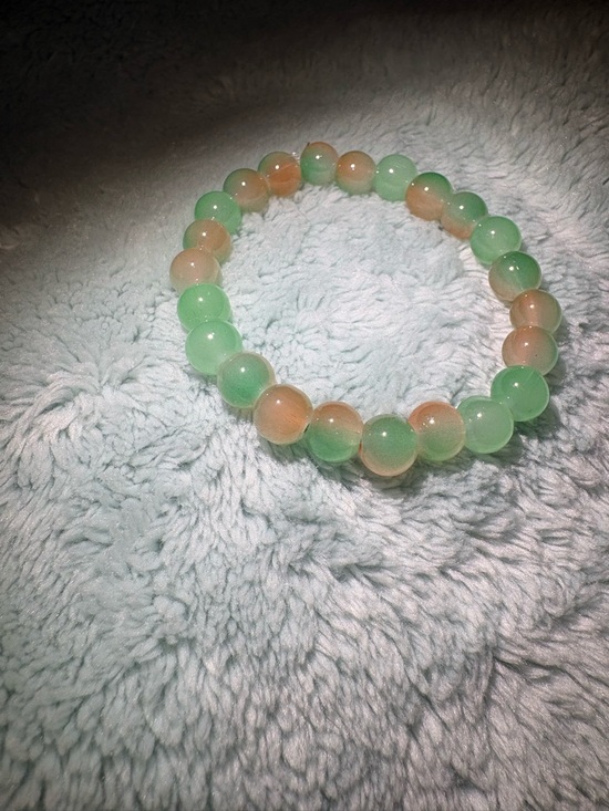 Handmade Jewelry - Green and tan Beaded Stretch Bracelet - Elegant Women's Jewelry